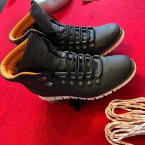 Cole Haan Men’s Zerogrand size 9 leather upper Hiker 2 boots.  Gently used.